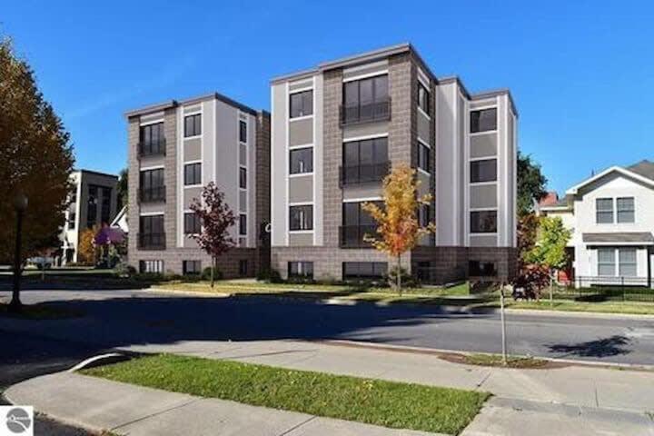 Downtown Traverse City Condo - Capri 209 Exterior photo